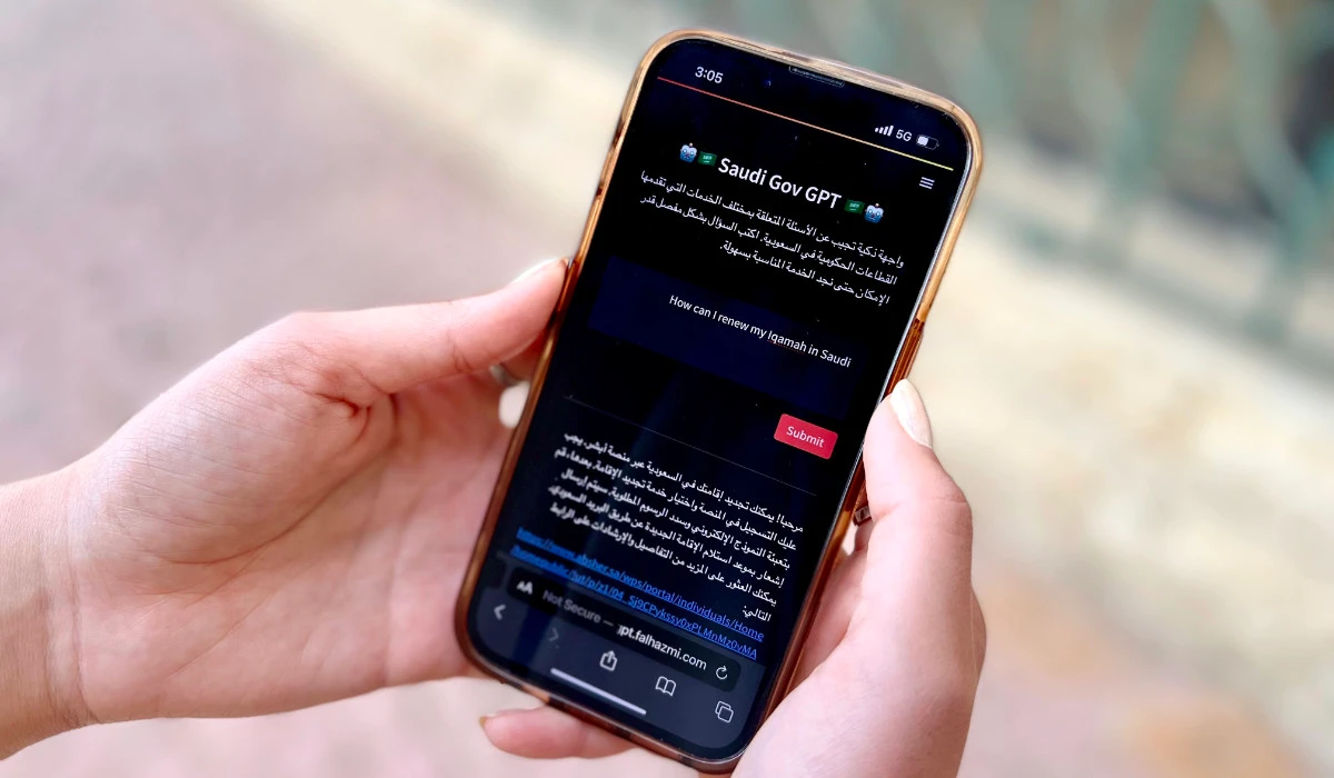Using the newly-launched SaudiGovtGPT interface, users can submit queries in English and various Arabic dialects to answer all their government-related questions. (AN photo)