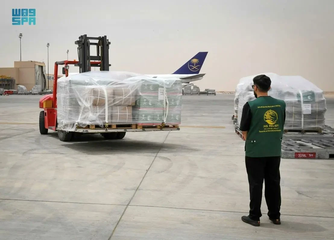 The fourth Saudi plane carrying aid for Sudanese people leaves King Khalid International Airport in Riyadh on Thursday. (SPA)