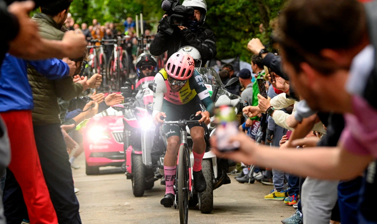 Ireland's Ben Healy competes on his way to win the eight stage of the Giro D'Italia, tour of Italy cycling race, from Terni to Fossombrone, May 13, 2023. (AP)