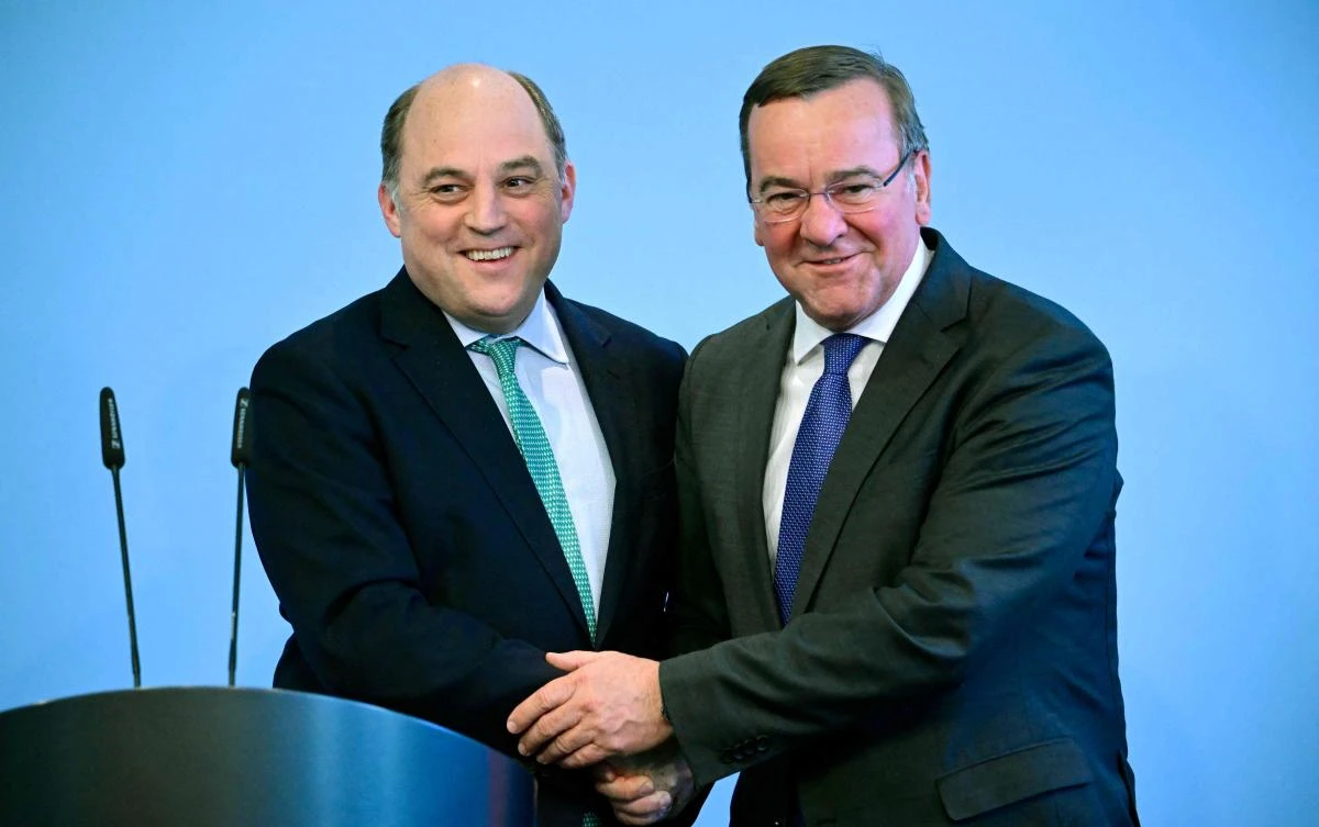 German Defense Minister Boris Pistorius and his British counterpart Ben Wallace shake hands after their press conference following their meeting in the Federal Minitry of Defense in Berlin on May 17, 2023. (AFP)