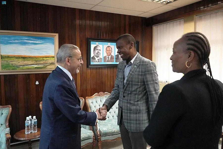 President of Botswana Mokgweetsi Masisi received Adviser at the Saudi Royal Court Ahmed Kattan. (SPA)