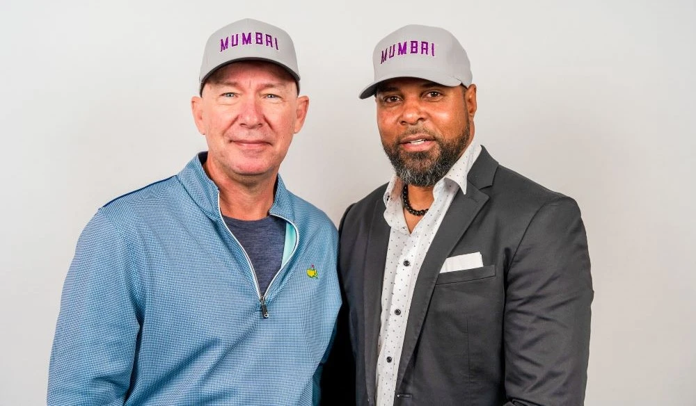 Mumbai Cobras manager Chris Sabo, left, and Honorary GM Barry Larkin. (Baseball United)