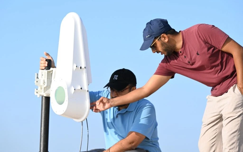 The research team will install weather stations at FSO deployment sites to monitor and test the technology throughout the coming year. (Supplied)