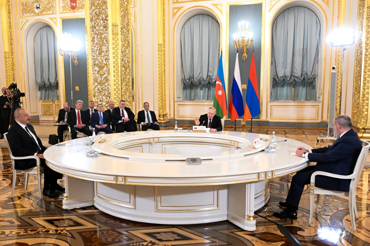 Russian President Putin meets with the leaders of Azerbaijan and Armenia in Moscow on May 25, 2023. (Pool via AP)