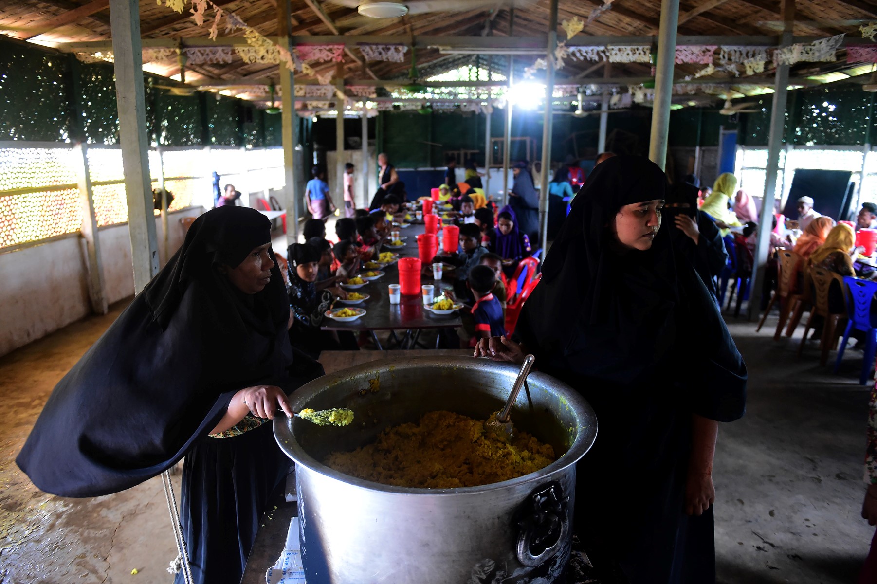 Aid groups on alert as Rohingya food rations drop below humanitarian norm