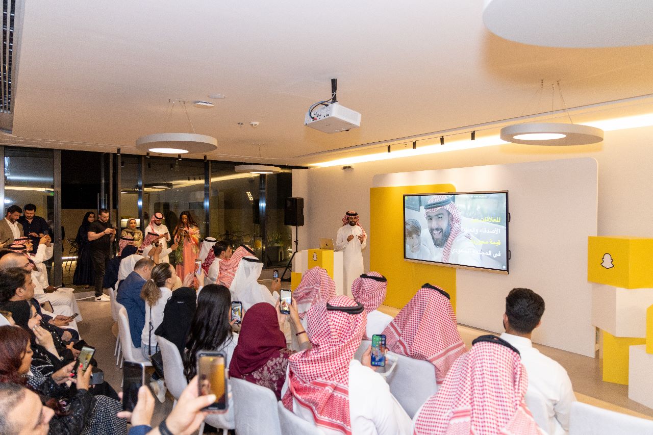 Press conference showcased new functions in enterprise solutions, retail innovation, AR, and AI technologies.
