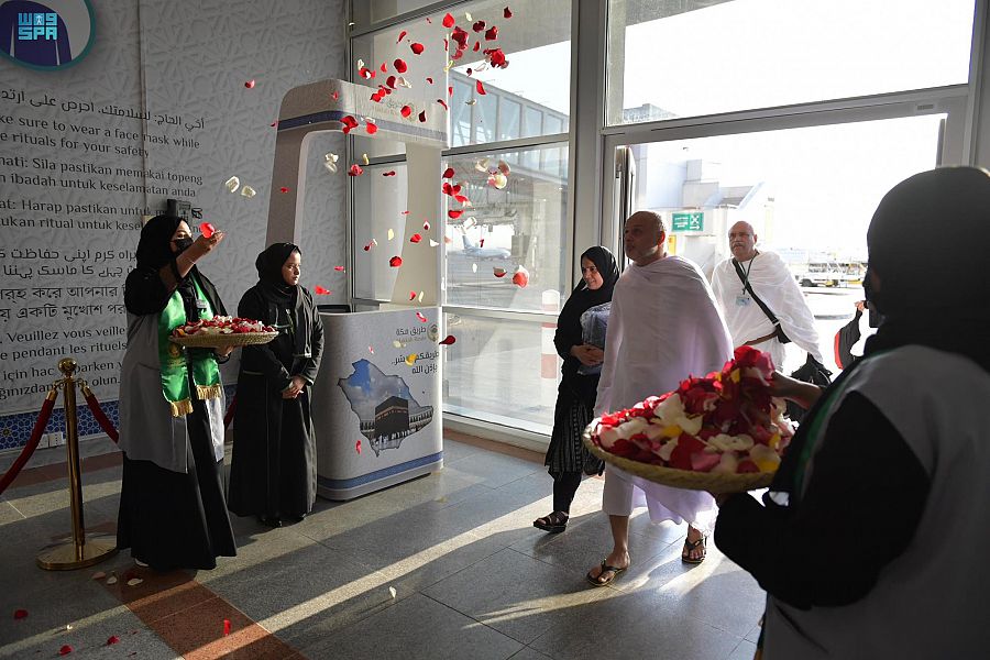 The first Hajj flight that is part of the Makkah Route initiative arrived in Jeddah on Monday from Pakistan. (SPA)