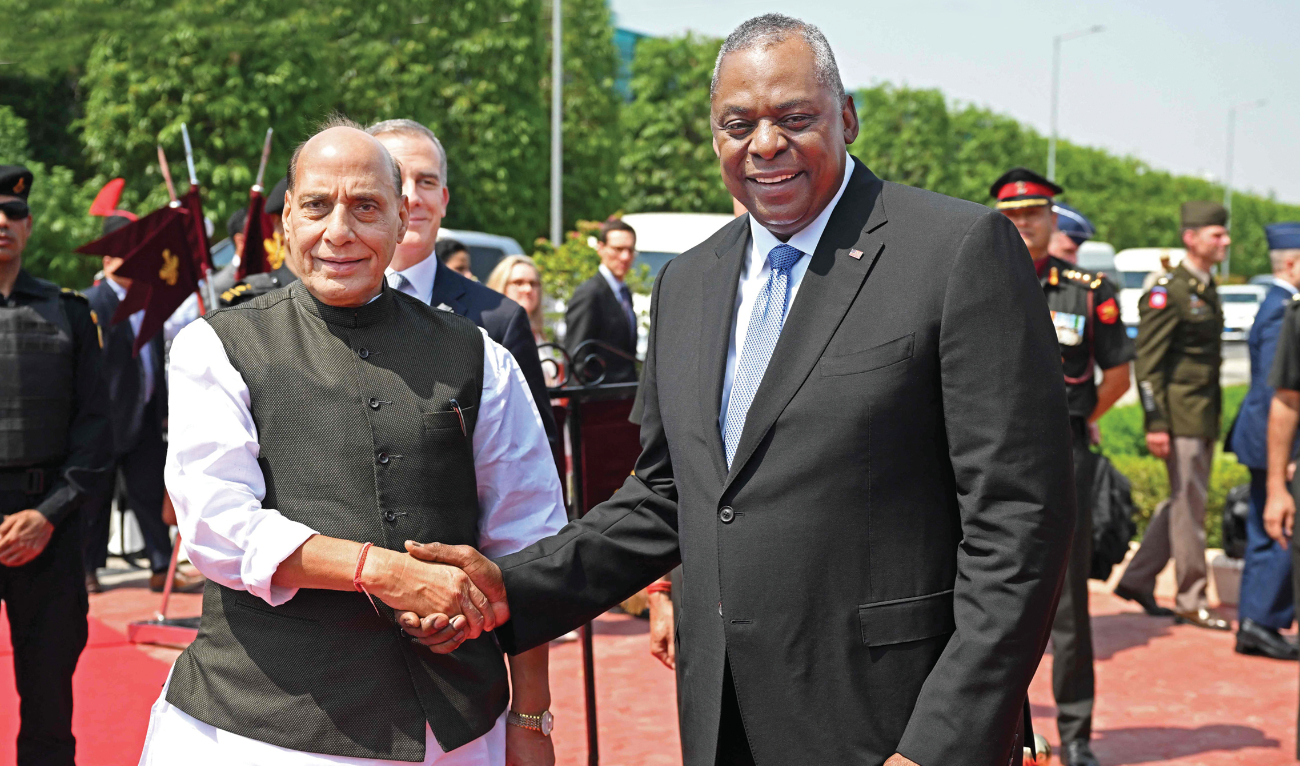 US Secretary of Defense Lloyd Austin and India’s Defense Minister Rajnath Singh. The new roadmap for US-India defense industrial cooperation will fast track technology cooperation. (AFP)