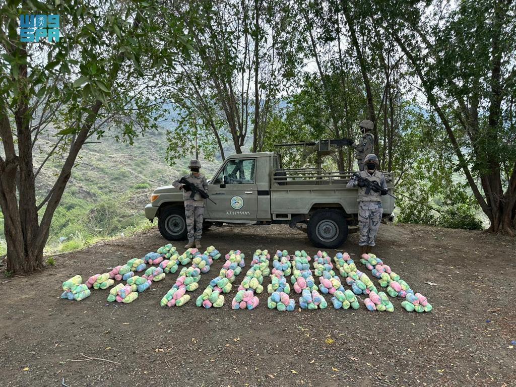 Saudi border patrols thwarted attempts to smuggle qat, hashish, and controlled drugs. (SPA)