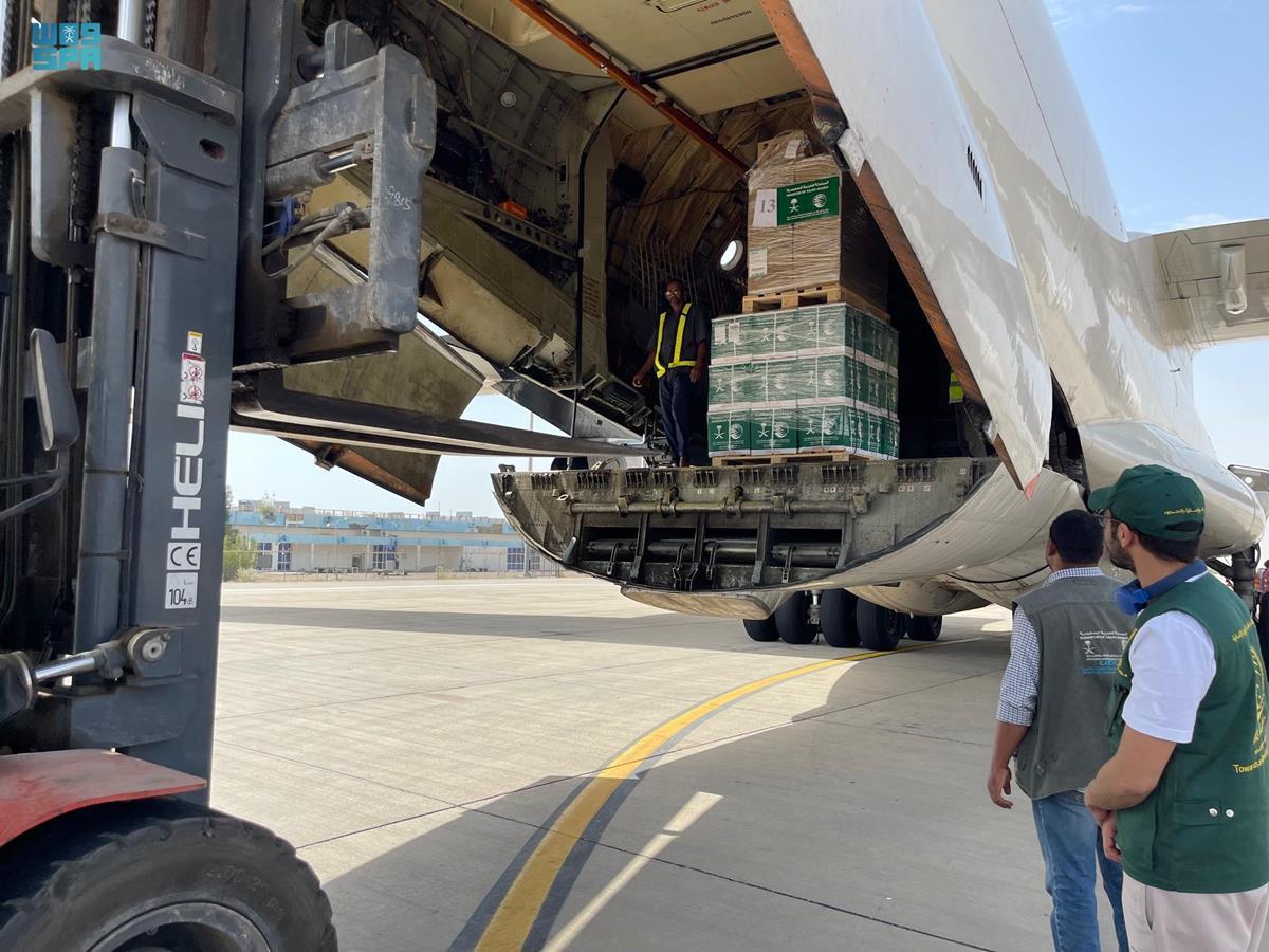 Saudi relief plane arrives at Port Sudan New International Airport. (SPA)