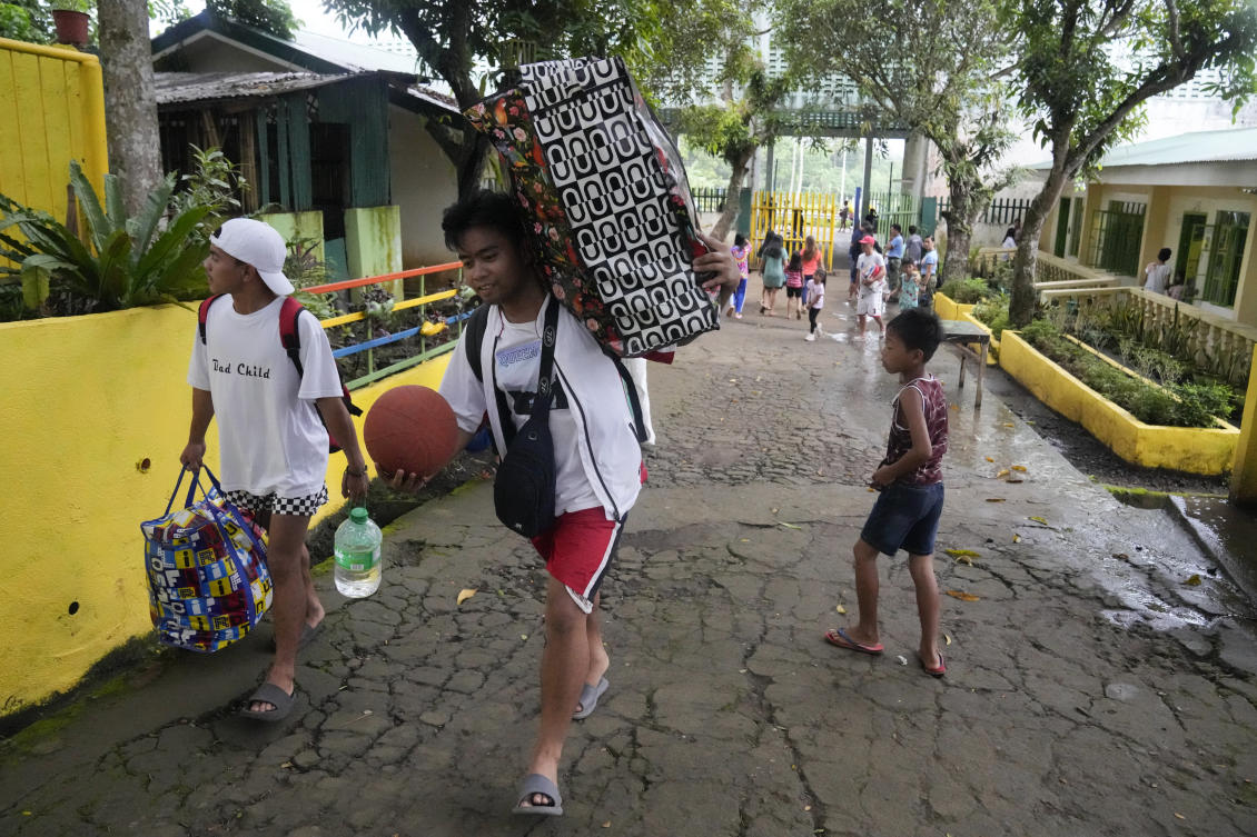 Residents living outside 6-kilometer radius of Mayon volcano’s crater have also packed their bags for evacuation centers. (AP)