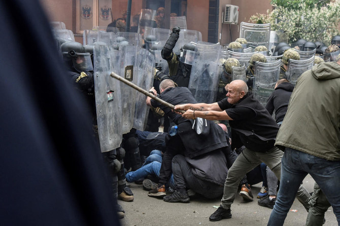 Kosovo's prime minister on Tuesday presented a plan to defuse tensions in its Serb-majority north that would include fresh local elections and cuts in special police, bowing to pressure from key Western supporters of its independence. (Reuters/File)