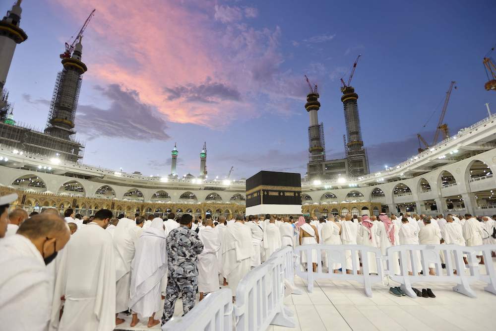 Hadiyah seeks to provide pilgrims with translation services, information on the Grand Mosque and other holy sites during the annual pilgrimage. (AFP)