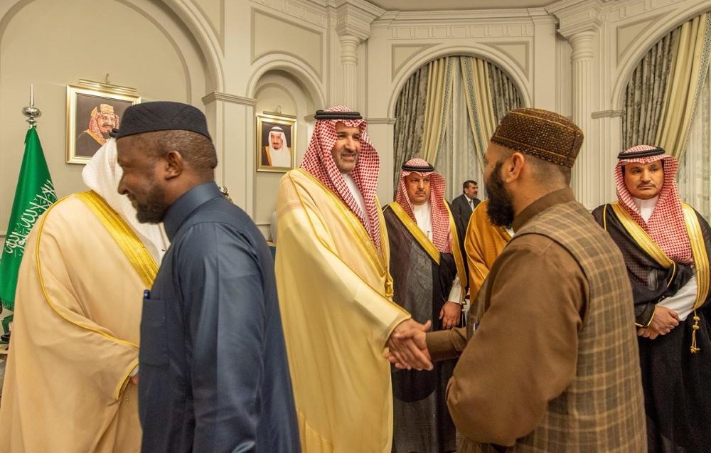 Prince Faisal bin Salman welcomes the heads of official Hajj missions. (SPA)