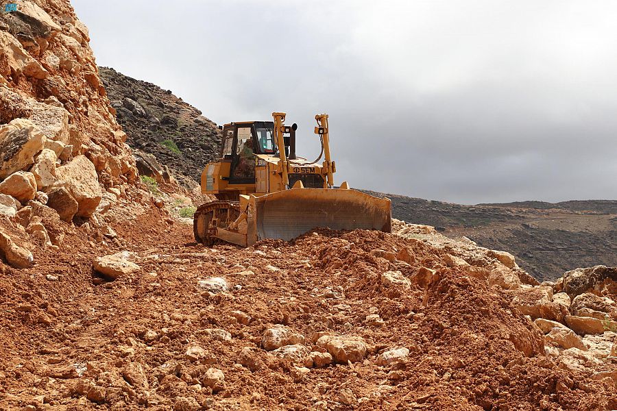 The Saudi Development and Reconstruction Program for Yemen has reopened the 5 km Mateef Road. (SPA)
