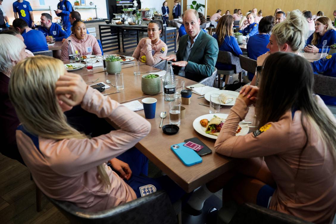 Prince William pays surprise visit to Lionesses World Cup camp