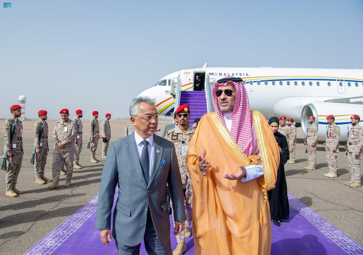 Malaysia’s King Al-Sultan Abdullah Ri’ayatuddin Al-Mustafa Billah Shah arrives in Madinah on Wednesday. (SPA)