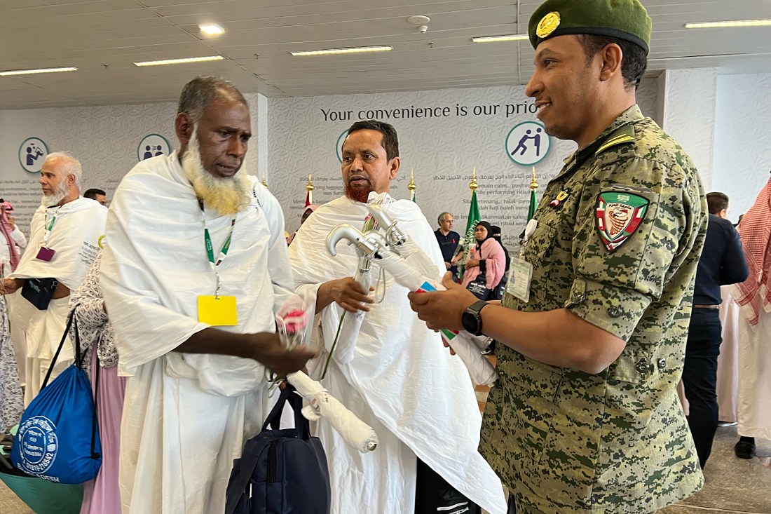 Sixty Pakistanis will travel to Saudi Arabia next week to perform the Hajj. (FILE/AFP)