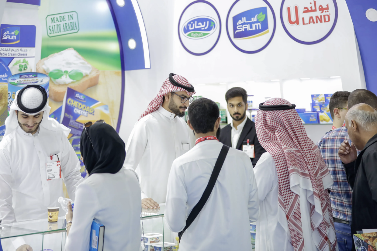 The agreements signed at the show underscored the long-standing partnership between the Kingdom and Oman, which has deepened in recent years with several high-level engagements. (AN Photo)