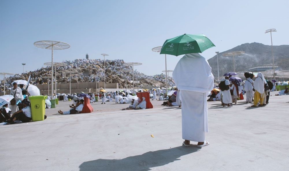 Multilingual awareness messages are being sent to pilgrims to help worshippers avoid heat and sunstroke. (Twitter/@SaudiMOH)
