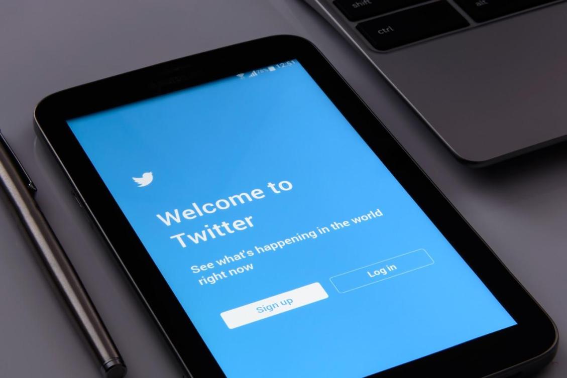 Twitter will now require users to have an account on the social media platform to view tweets, according to Elon Musk. (Reuters/File Photo)