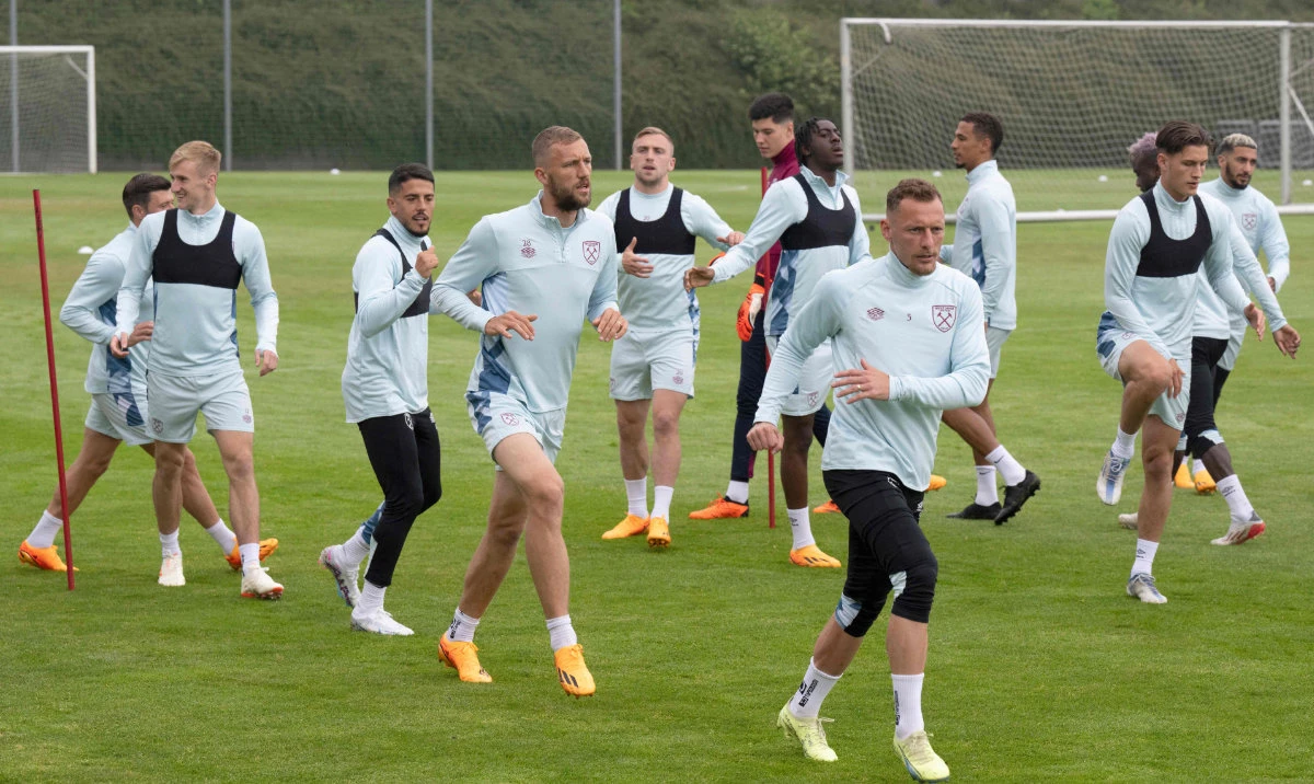 West Ham United's players attend a training session on the eve of the UEFA Europa Conference League 2022/23 final match between ACF Fiorentina and West Ham United FC on Tuesday in Prague, Czech Republic. (AFP)