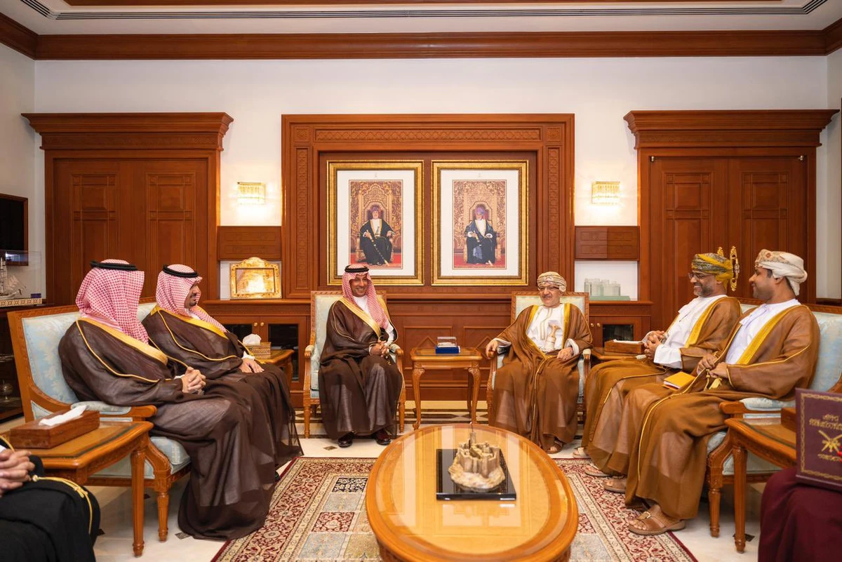 Saudi Minister of Tourism Ahmed Al-Khateeb met with his Omani counterpart Salim Al-Mahrouqi during a visit to Oman (Twitter)