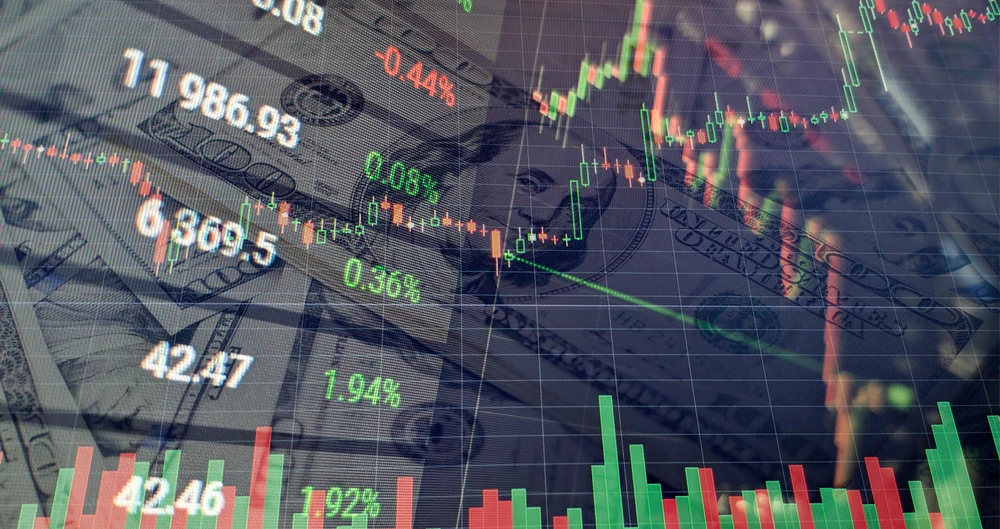 Brent crude increase 62 cents, or 0.8 percent, to $77.57 a barrel by 15:17 p.m. Saudi time. (Shutterstock)