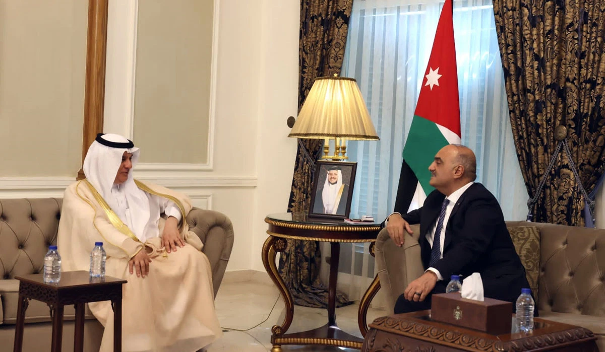 Saudi Environment Minister Abdulrahman Al-Fadhli and Jordanian PM Bisher Al-Khasawneh. (Petra)