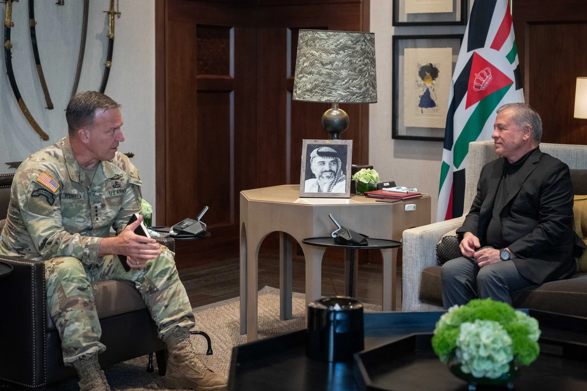 Jordan’s King Abdullah II and US CENTCOM Commander Gen. Michael E. Kurilla in Amman. (Petra)
