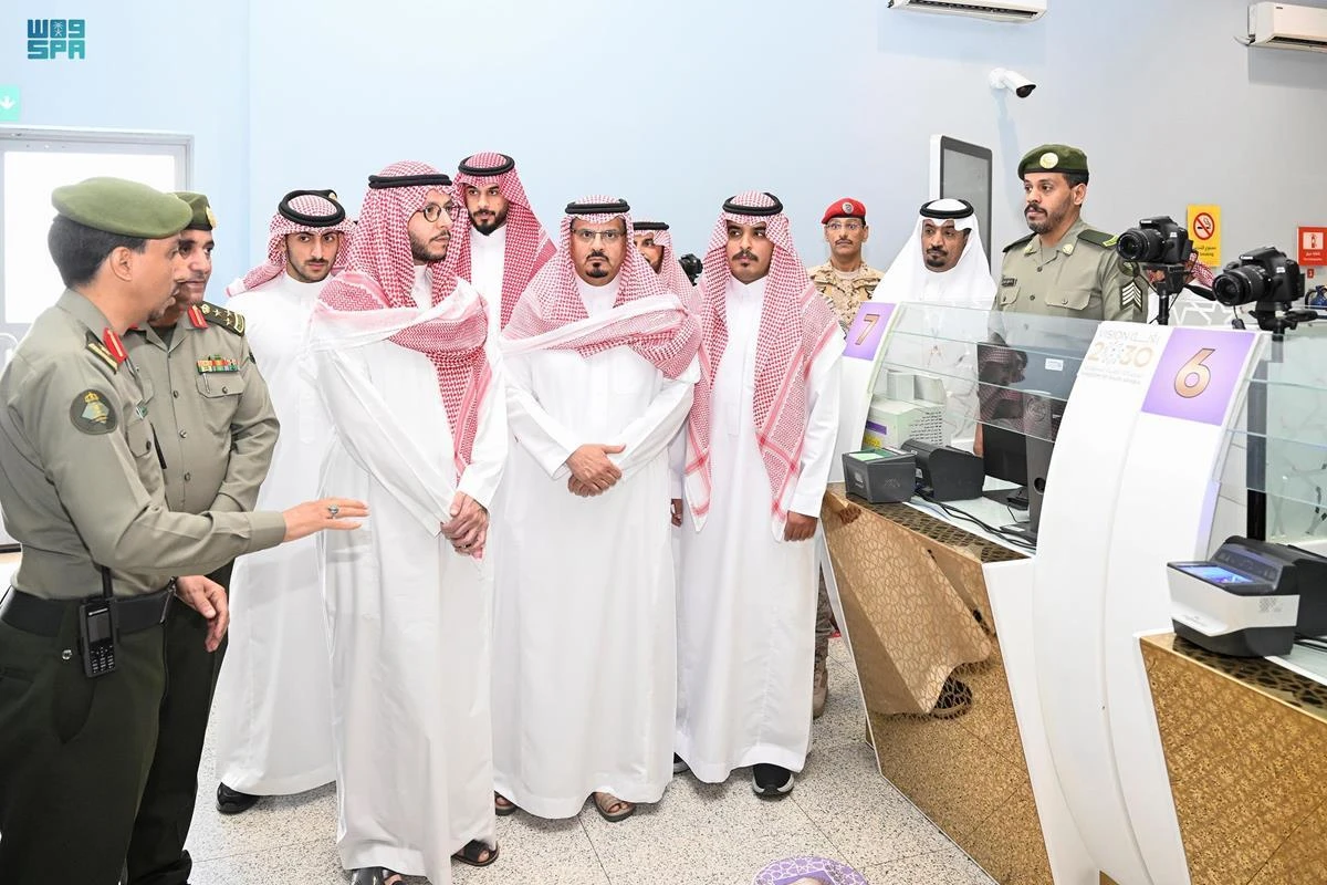 Taif Gov. Prince Saud bin Nahar at Taif International Airport. (SPA)