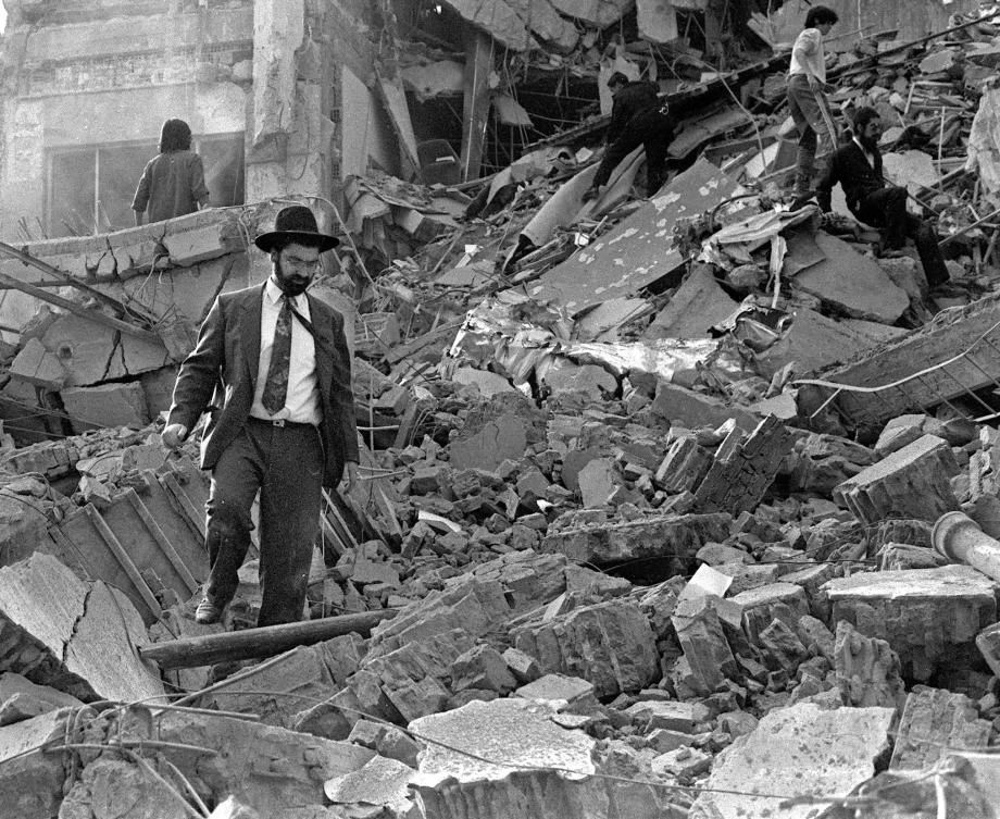 Argentine judge calls for detention of four Lebanese citizens in AMIA bombing probe
