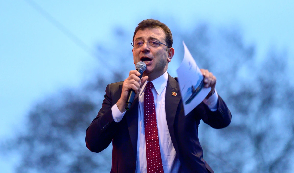 Istanbul Mayor Ekrem Imamoglu delivers a speech for his supporters during a protest in front of the Istanbul Metropolitan Municipality in Istanbul on December 15, 2022. (AFP/File)