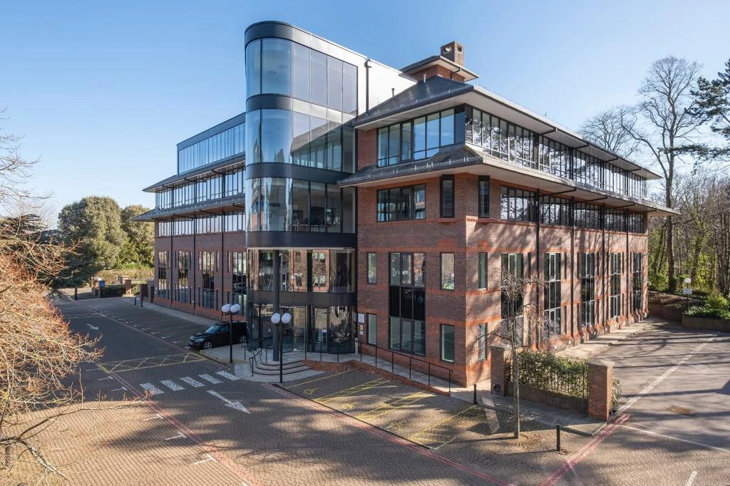 Sidra Capital acquires London Square in UK