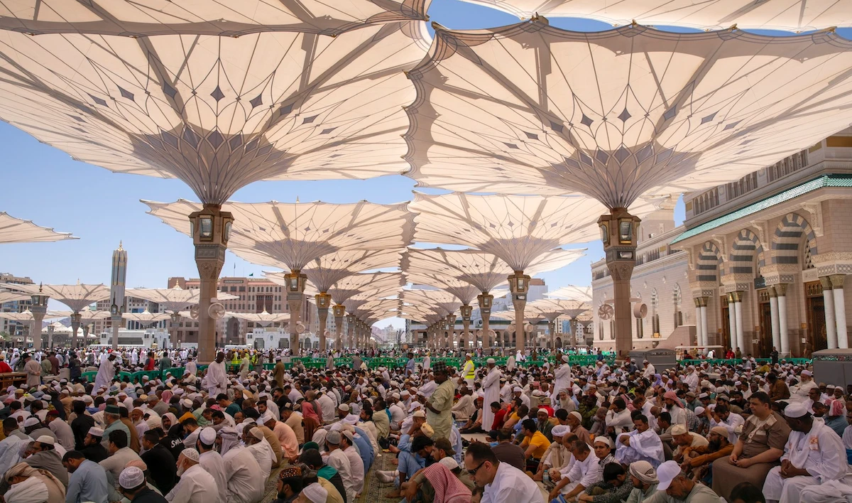 The water was pumped at the Prophet’s Mosque, in the central area of Madinah and at religious sites. (@wmngovsa)