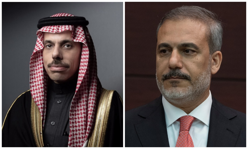 Prince Faisal (L) and Hakan Fidan (R) discussed ways to strengthen and develop relations between the two countries. (Al-Ekhbariya/Reuters/File Photos)