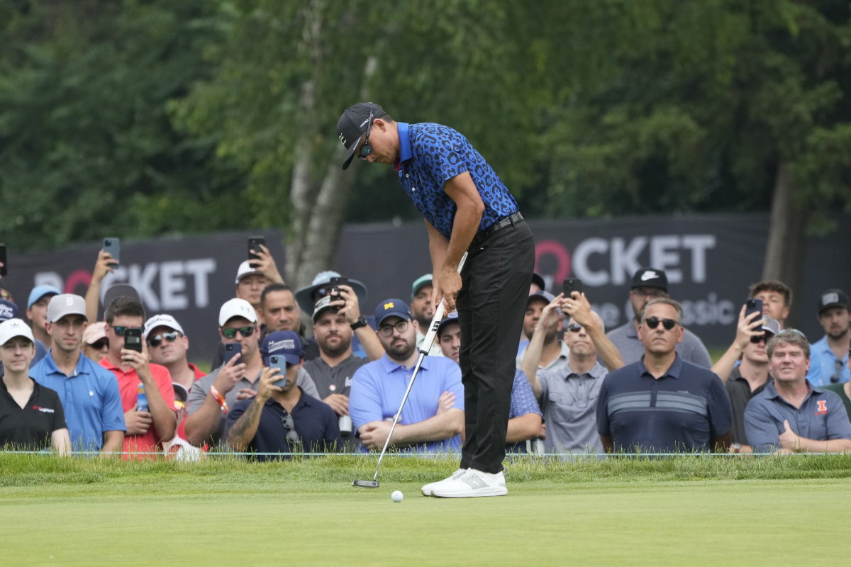 Fowler leads Rocket Mortgage Classic at 20 under in bid to end drought