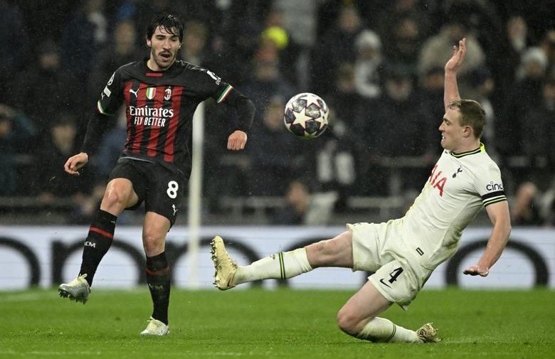 AC Milan’s Sandro Tonali, left, in action with Tottenham Hotspur’s Oliver Skipp in the Champions League, London, Britain, March 8, 2023. (Reuters)