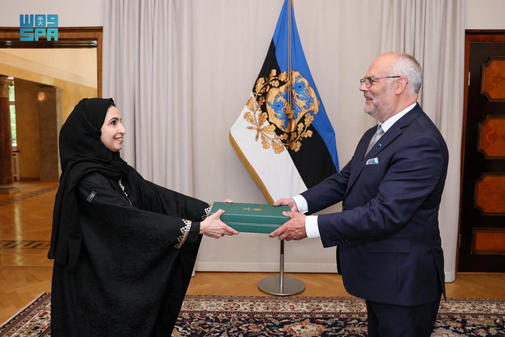 Saudi Ambassador to Finland Nesreen Hamad Al-Shebel presents her credentials as non-resident ambassador to Estonia to Alar Karis, president of the European country. (SPA)