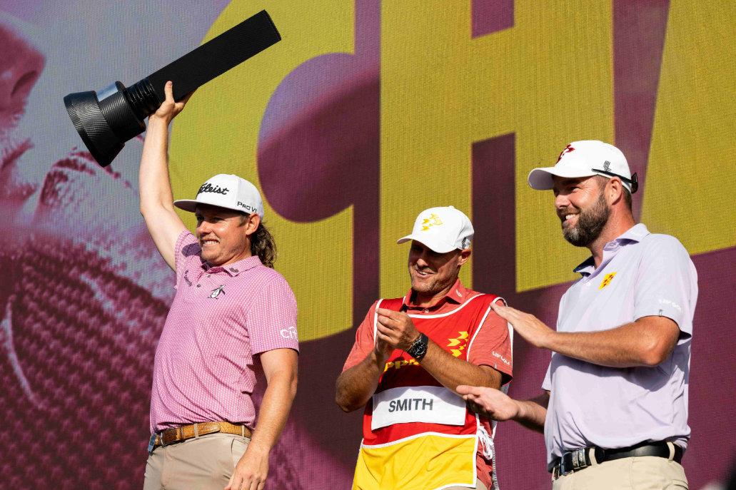 Smith wins LIV Golf London individual title, 4Aces rally for team victory
