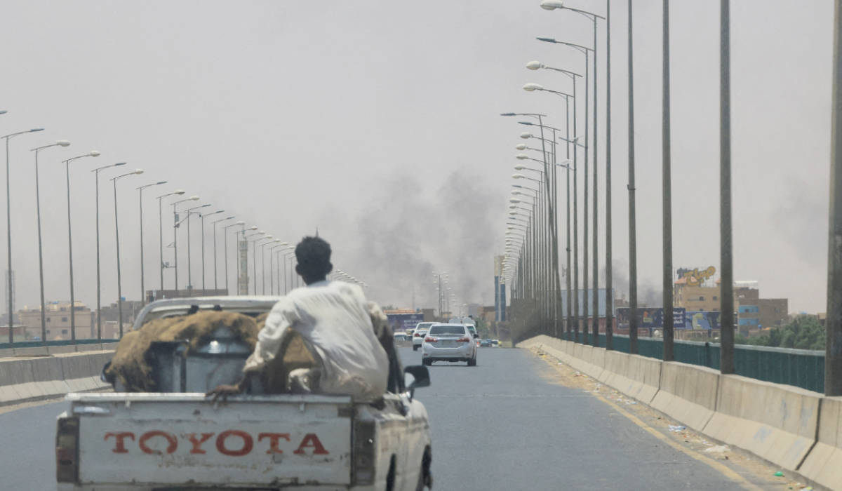 Smoke rises in Omdurman, near Halfaya Bridge, during clashes between the Paramilitary Rapid Support Forces and the army as seen from Khartoum North, Sudan April 15, 2023. (REUTERS)