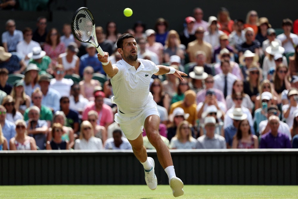 Djokovic, Alcaraz stay on track for Wimbledon showdown