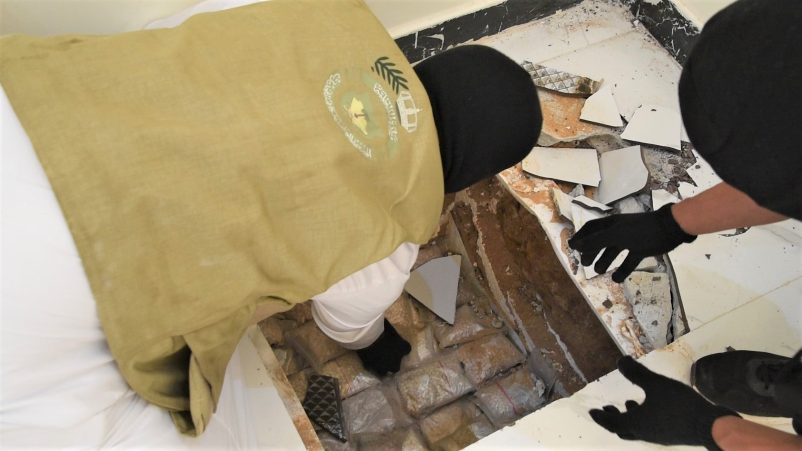 More than 1.8 million illegal amphetamine pills found hidden in an underground storage facility at a farm in Sakaka, in Jouf Region were seized. (SPA)