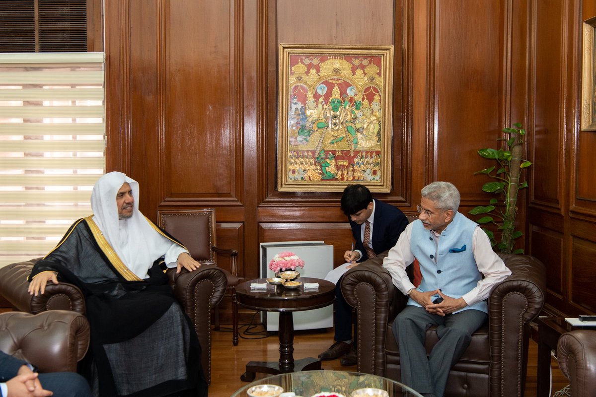 MWL Secretary-General Sheikh Mohammed bin Abdul Karim Al-Issa and Subrahmanyam Jaishankar, India’s minister of external affairs. (Twitter/@MWLOrg_en)