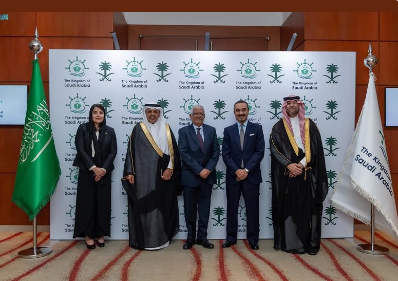 Dr. Rumaih Al-Rumaih, chairman of the Saudi Public Transport Authority and deputy minister of transport and logistic services, said Saudi Arabia aims to rank among the top 10 countries on the World Bank’s Logistics Performance Index by 2030. (SPA)
