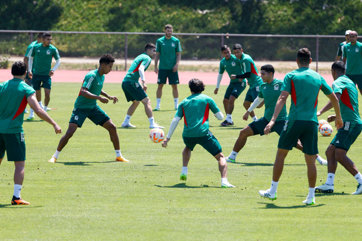 Mexico's players train in Carson, California, on Saturday, ahead of the CONCACAF 2023 Gold Cup final football match between Mexico and Panama. (AFP)