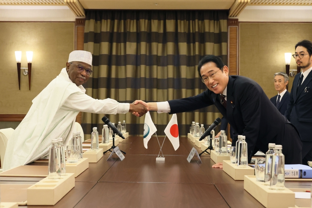 Japan’s Prime Minister Kishida Fumio and OIC Secretary-General Hissein Brahim Taha in Jeddah on July 16, 2023. (Japan MOFA)