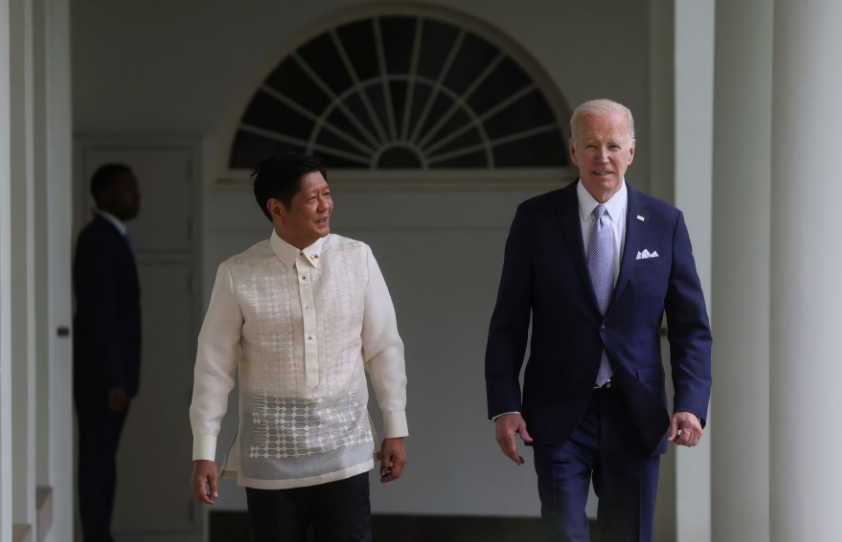 US President Joe Biden and Philippine President Ferdinand Marcos Jr. walk up the West Wing colonnade on their way to the Oval Office at the White House in Washington, May 1, 2023. (Reuters)