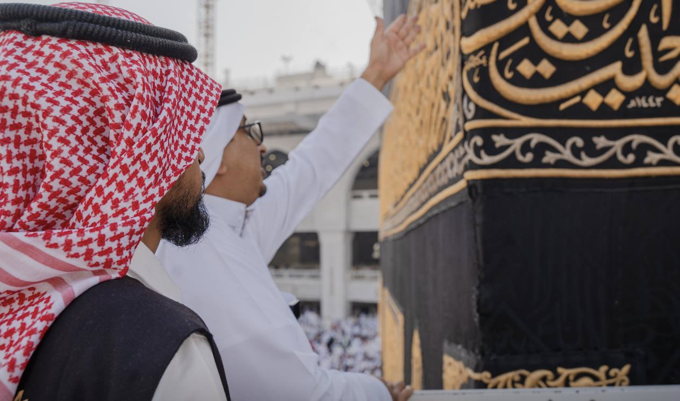 All departments involved in changing the kiswa with the advent of the new Islamic year are ready to do so, the General Presidency for the Affairs of the Two Holy Mosques confirmed on Monday. (SPA)