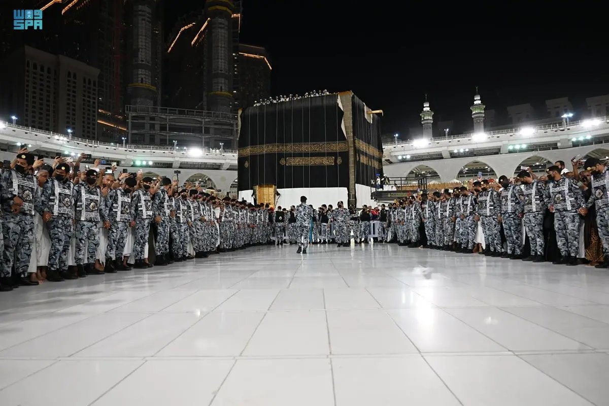Kaaba adorned with new kiswa